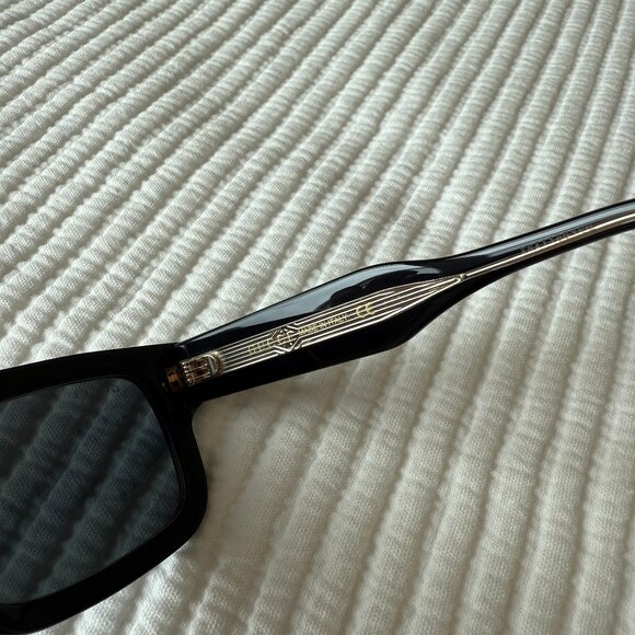 Gucci Black Sunglasses with Red Case - Picture 2 of 9